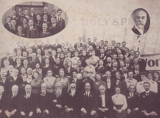 A group of Adventists at the General Conference session in 1913.
